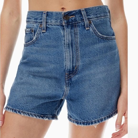 Levi's Premium High Loose Shorts - Picture 2 of 8